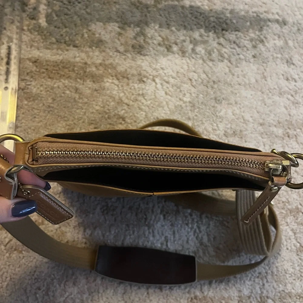 Vintage Coach Hampton Leather Striped crossbody bag - Picture 2 of 4